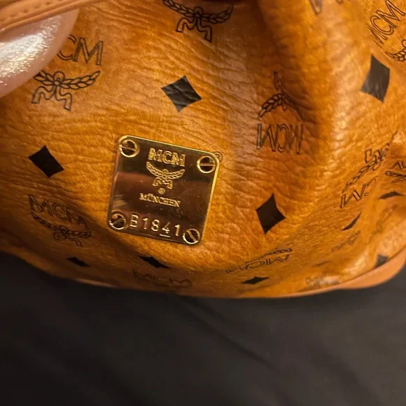 Vintage MCM bucket bag - Picture 5 of 6